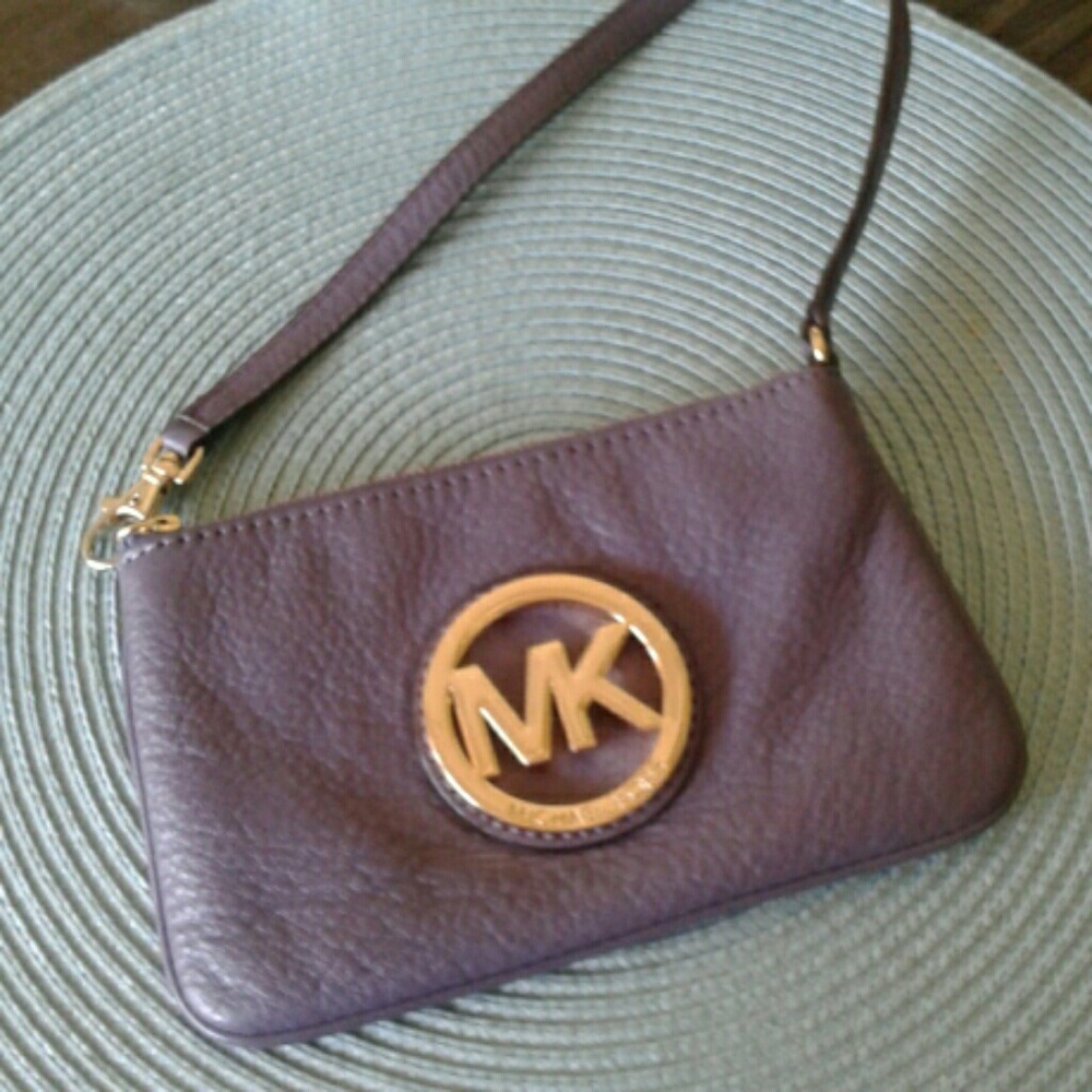 Michael kors purple wristlet